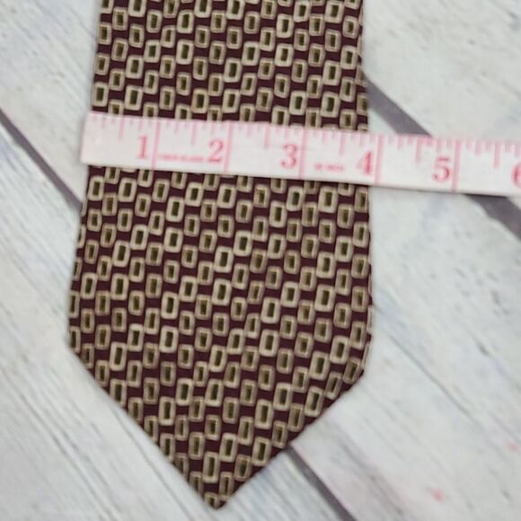 Geometric Print Silk Kenneth Cole Tie - Picture 7 of 8